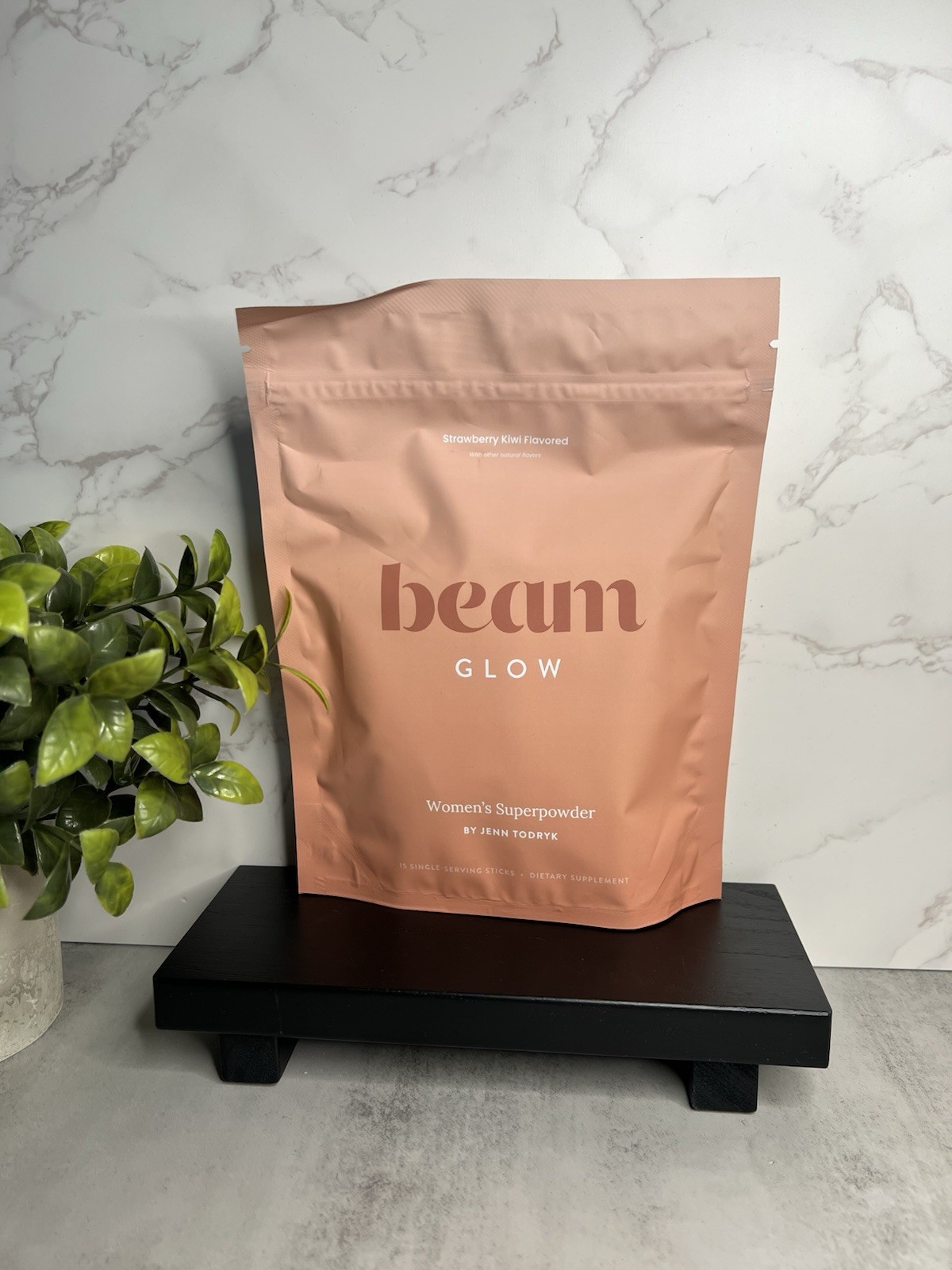 beam Glow Women’s Superpowder Strawberry Kiwi 15 Sticks Gluten-Free Exp 11/2027