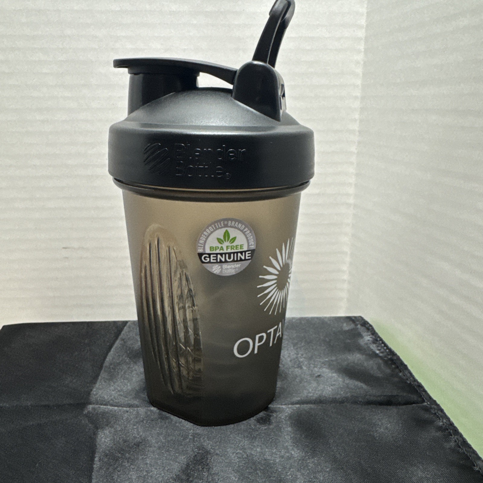 BlenderBottle 20oz Black Shaker Bottle with Mixing Ball Screw-on Lid Plastic