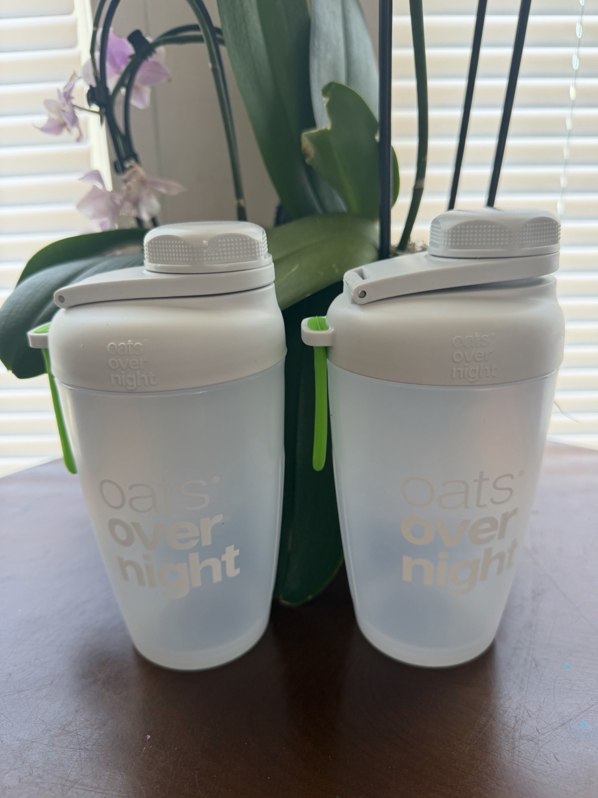Oats Overnight 2-Pack 24oz Plastic Gym Shaker Bottles Screw-On Lid White