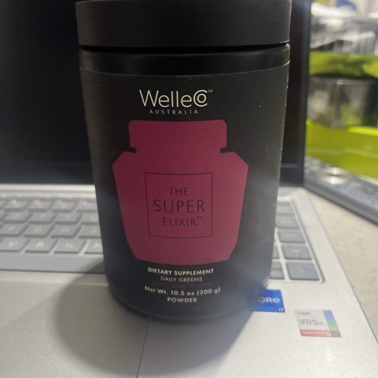WelleCo The Super Elixir Daily Greens Probiotic Drink Mix Mixed Berry EXP 4/2027