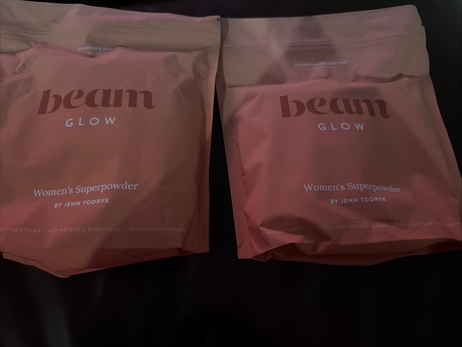 Beam Glow Women’s Superpowder STRAWBERRY KIWI 30 Single Serve Sticks Exp 11/2027