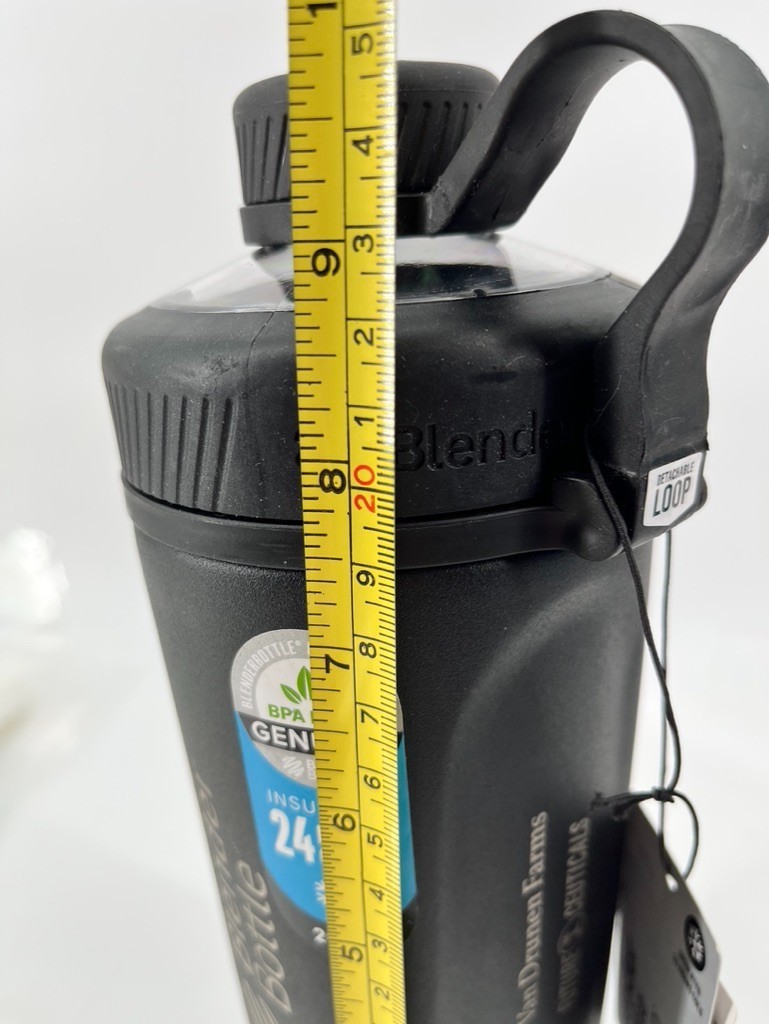 Blender Bottle Radian Glass/Silicon Case 28 oz NWT Keeps cold 24 hours Black
