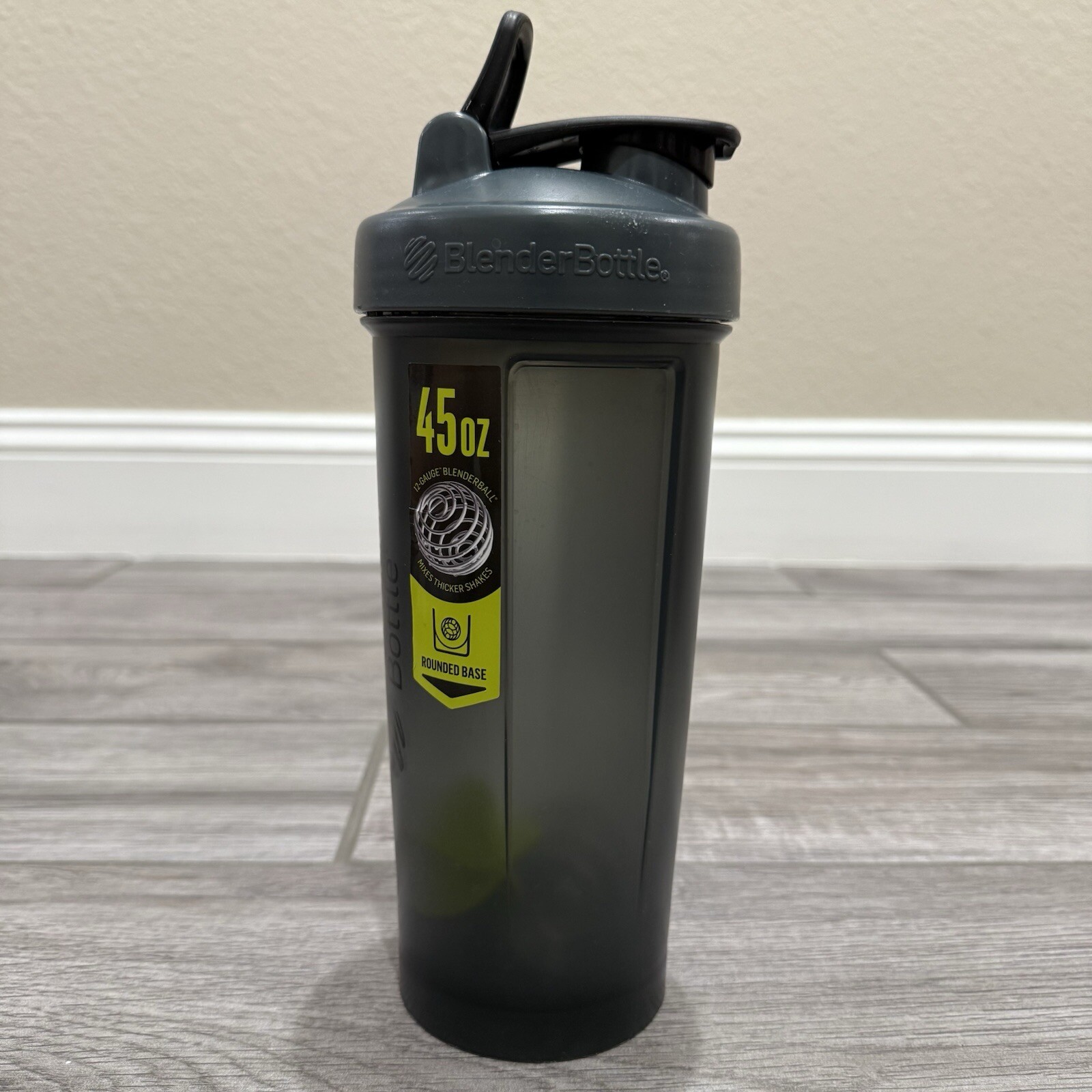 Blender Bottle Pro45 Shaker Bottle – 45oz/1330mL – Black Round Bottom