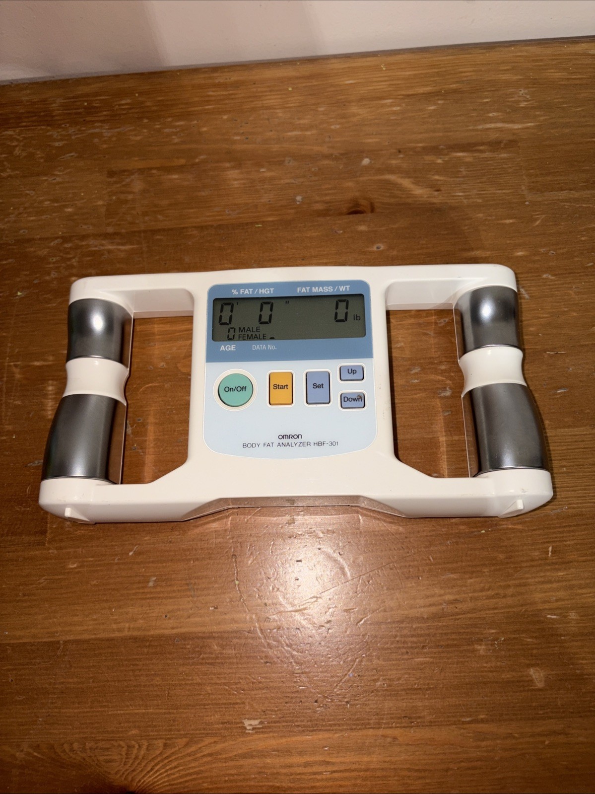 Omron Body Fat Analyzer Model HBF-301 White Fitness Tested Working Good