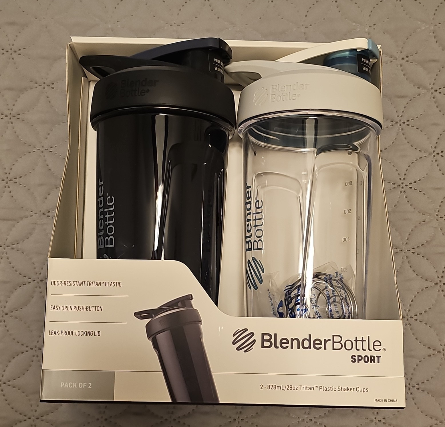 BlenderBottle Sport 2-Pack 28 oz Leakproof Shaker Bottles Black/White