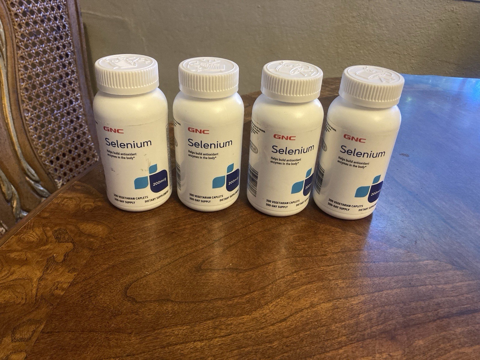 GNC Selenium 200mcg 200 Vegetarian Caplets Lot Of 4 Exp. 9/2026 New