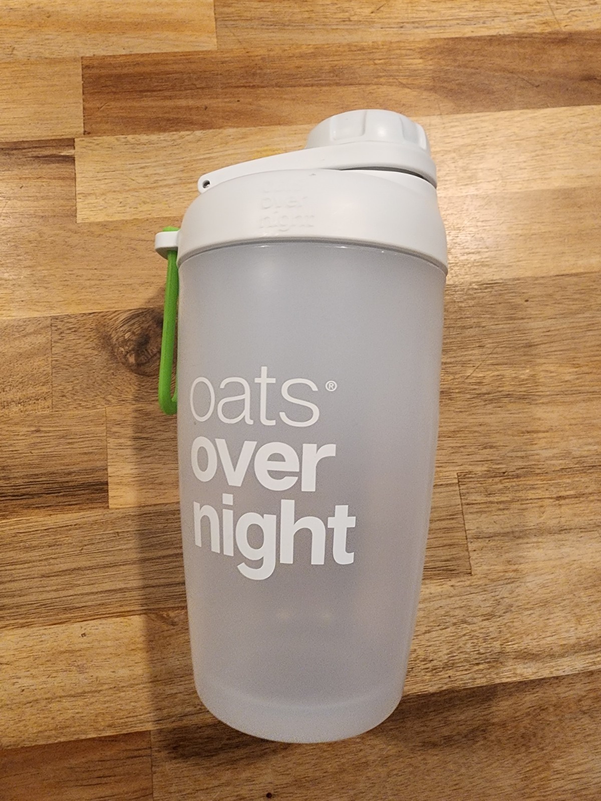 Brand New Overnight Oats Shaker Blender Bottle White Green Mixer To Go Cup