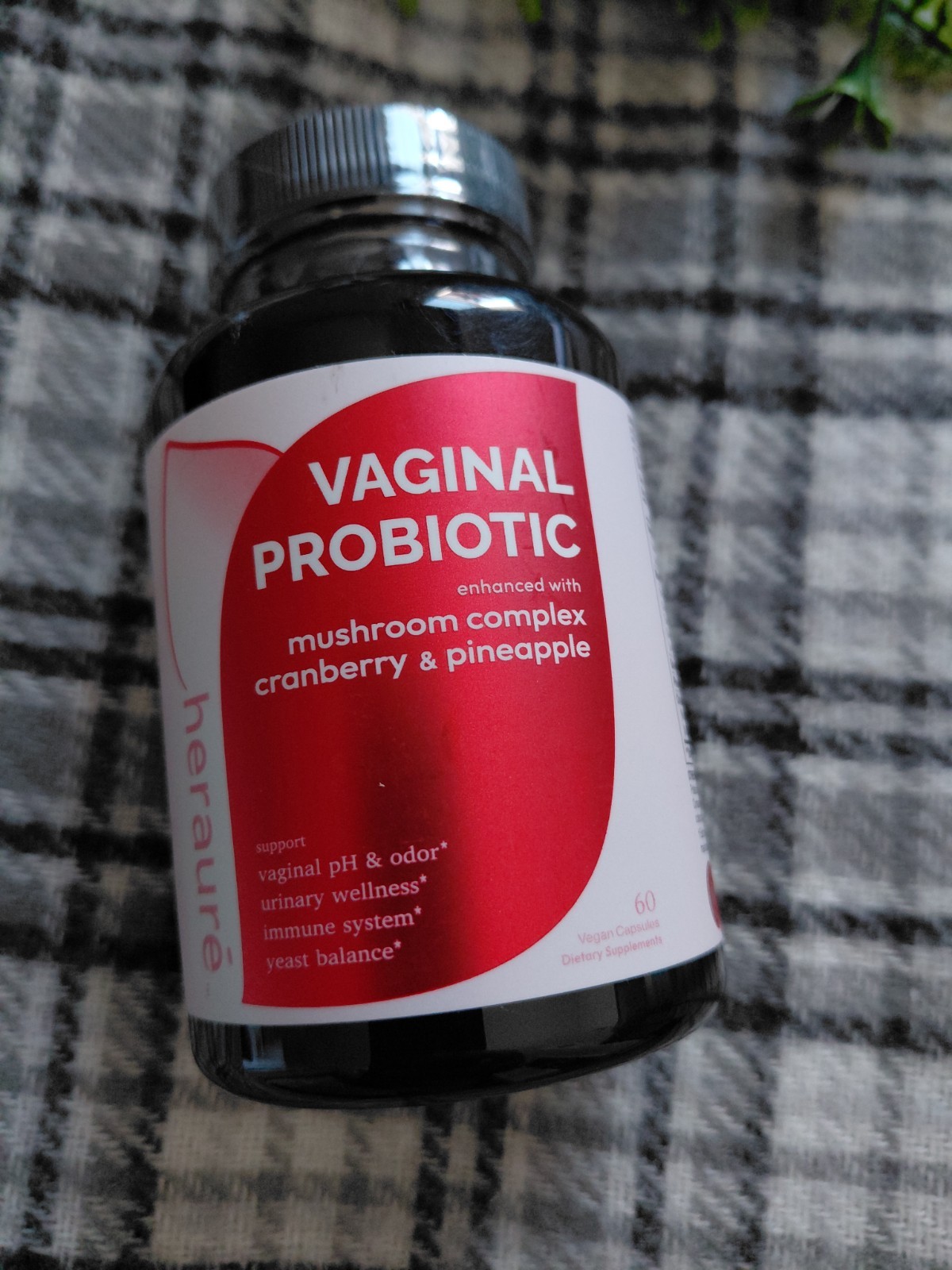 Herauré Vaginal Probiotic Mushroom Complex Cranberry Pineapple Vegan 60 Caps
