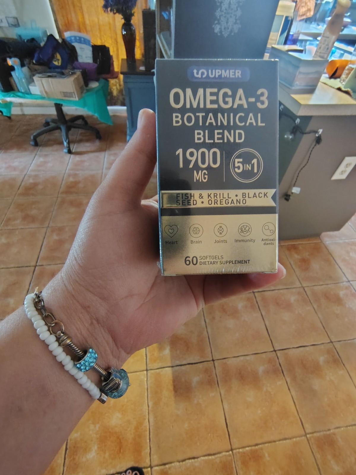 Omega 3 5-in-1 with Krill, Black Seed Oil & Oregano,1900 mg per Serving with…