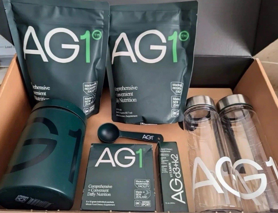 GENUINE AG1 Athletic Greens Pouch 60 servings (2) AG1 Pouch (5) AG1 Travel