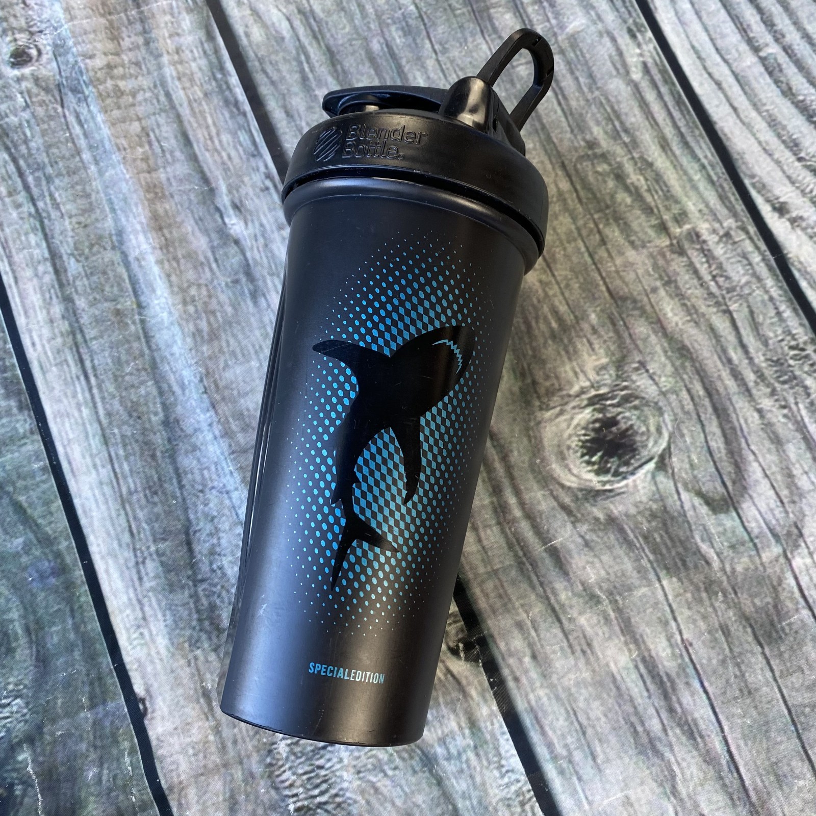 Blender Bottle Special Edition Shark Black Teal Blue Plastic Flip Cap 28 oz Gym
