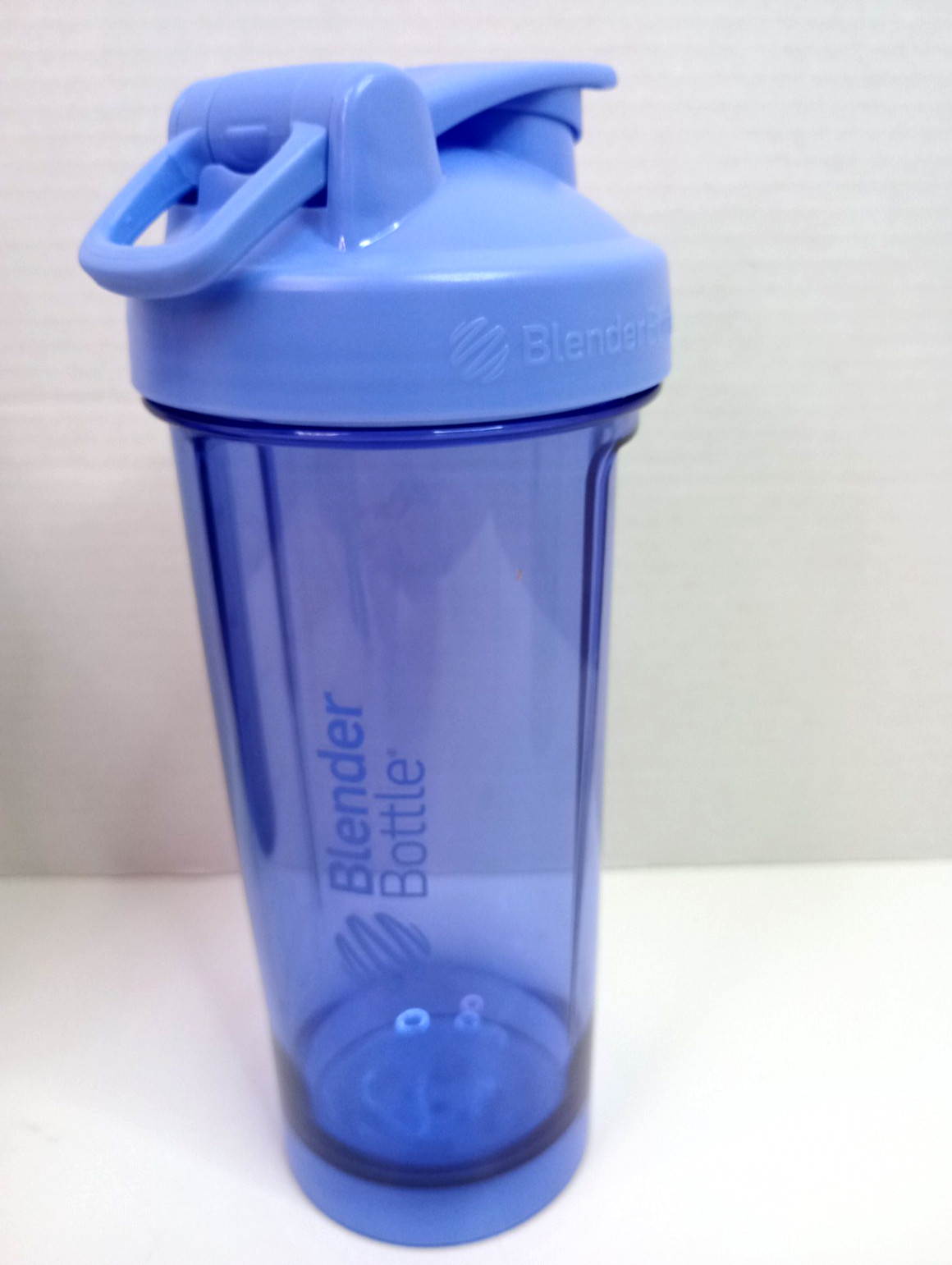 Blender Bottle Lavender 24 oz Pro 28 & Black 22 oz Classic V2 Shaker Bottle
