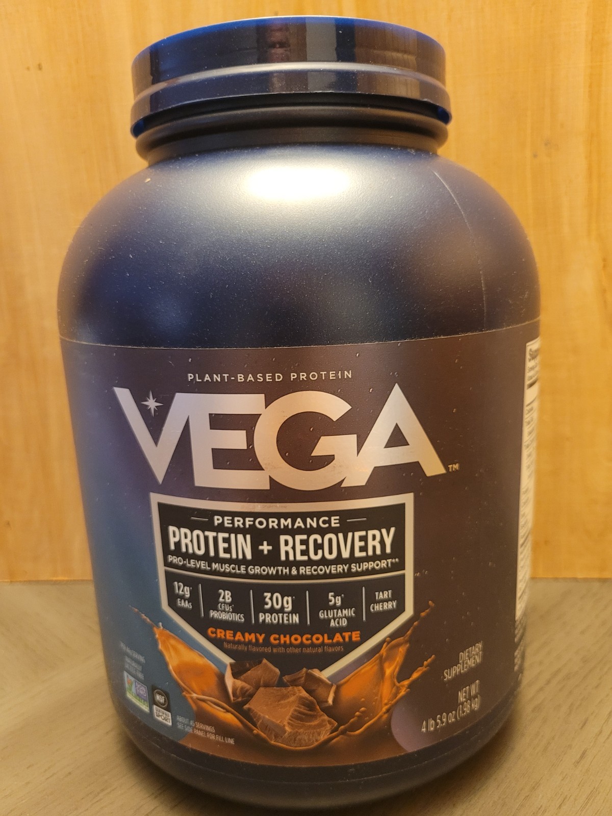 Vega Performance +Recovery Protein Powder Creamy Chocolate 4lb 5.9oz (Exp 12/26)