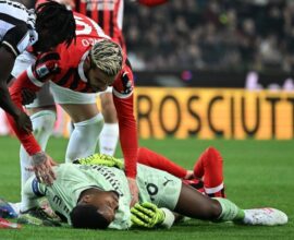 Le gardien de but, Mike Maignan, victime d’un traumatisme crânien au cours d’un match de football.