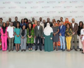 Photo de famille à l’issu de l’ouverture officielle des travaux au siège de l’Africa CDC à Addis-Abeba en Éthiopie.