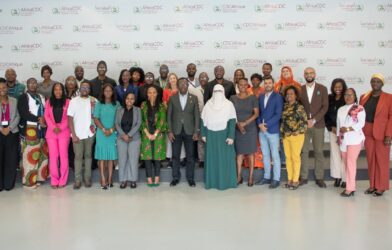Photo de famille à l’issu de l’ouverture officielle des travaux au siège de l’Africa CDC à Addis-Abeba en Éthiopie.