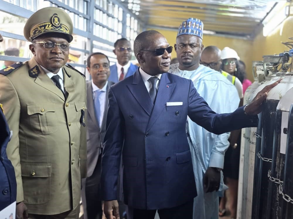 Le Dr Manaouda Malachie, Ministre de la Santé Publique, a officiellement inauguré la toute première centrale autonome de production d’oxygène médical de la région du Sud-Ouest.